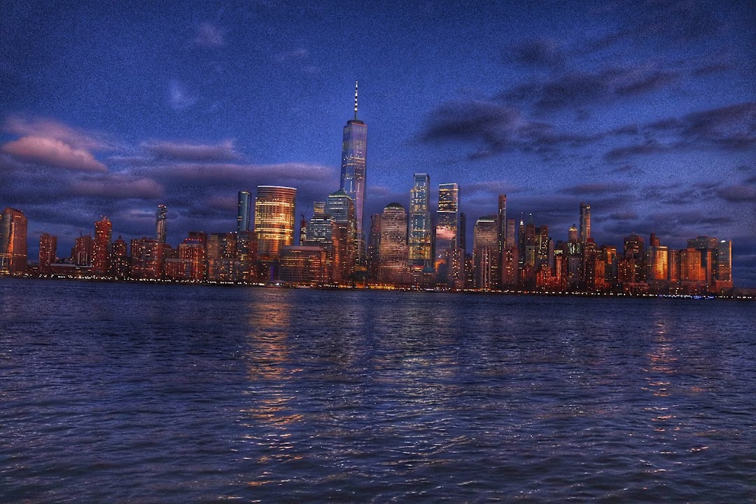 Jersey City skyline and landmarks, explored with Gamana audio tours