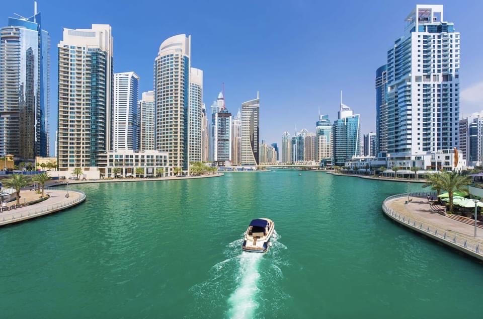 Dubai skyline and landmarks, explored with Gamana audio tours